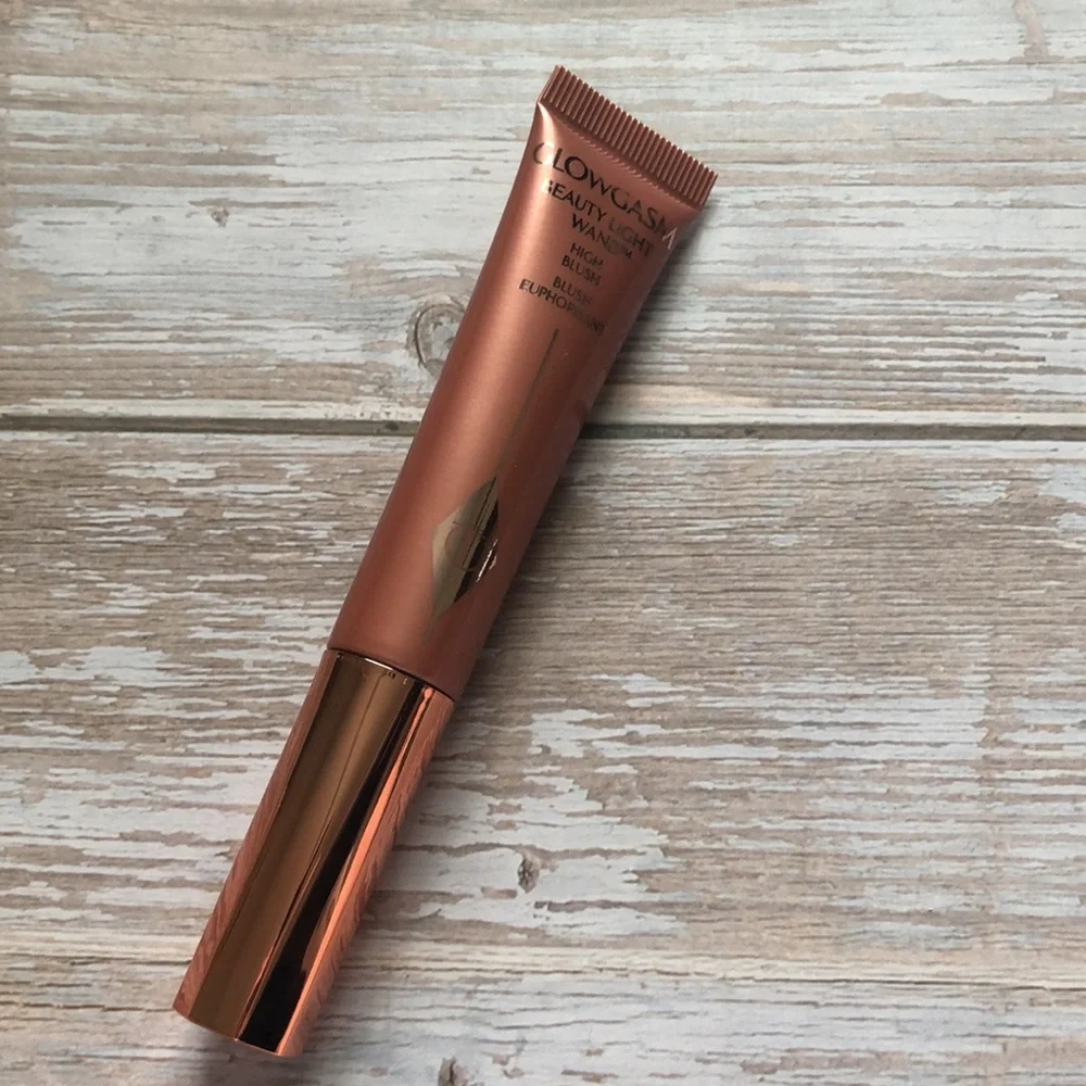 NWT Charlotte Tilbury Glowgasm Beauty Light Wand High Blush